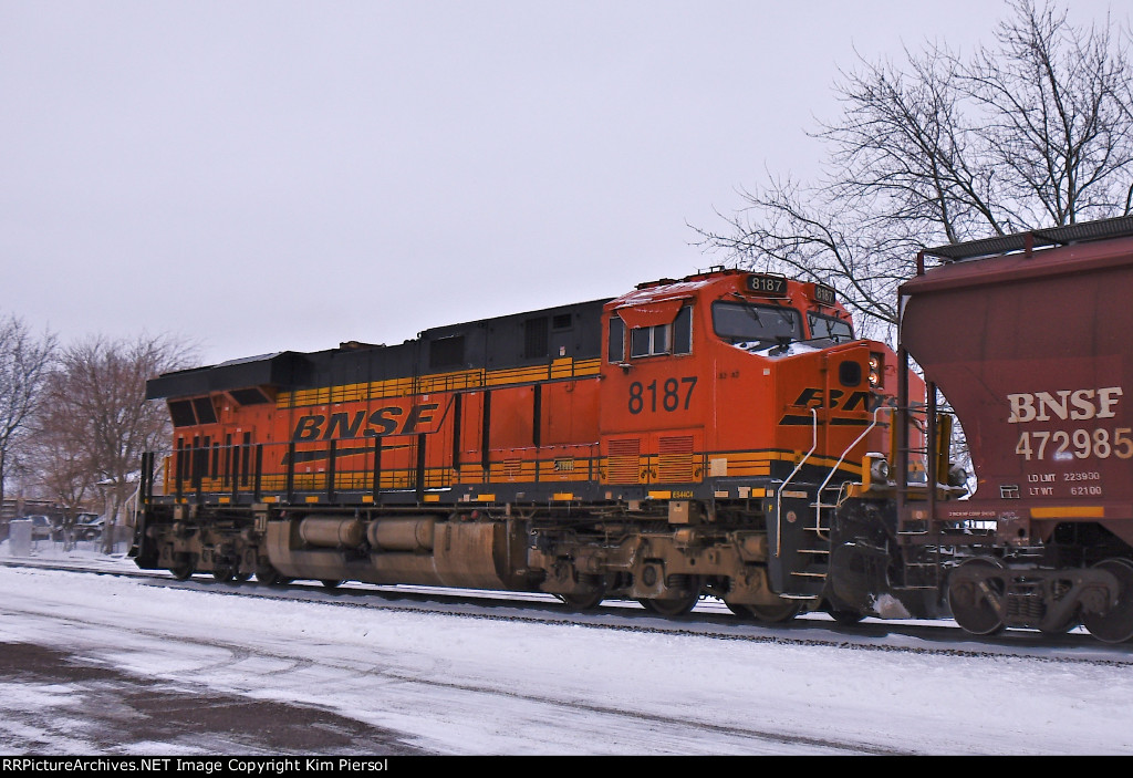 BNSF 8187 Pusher